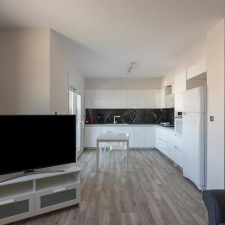 Acropolis View Apartment For 4 Ppl Atene Esterno foto